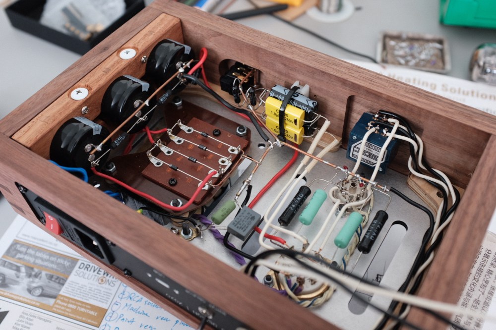 B0F7A7CA-EC9E-4132-B610-39DA4ED6CFF9-4295-000000FEC5B3202F